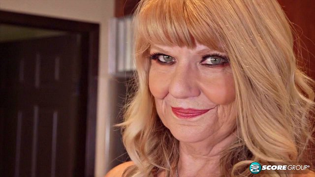 Granny's Kitchen Magician: A Fuck Machine! - Mia Milf
