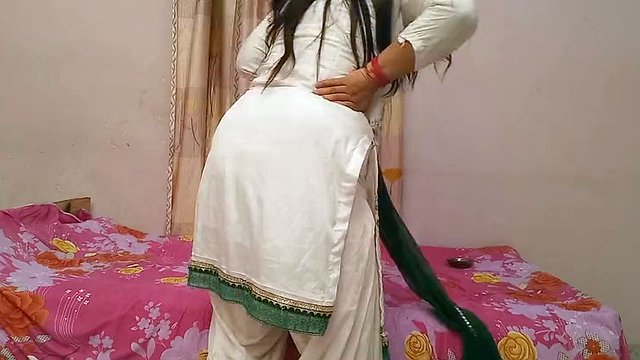 Day 03 Step Mother Was Having Back Pain, Step Son Fucked Her Stepmom While Massaging Her