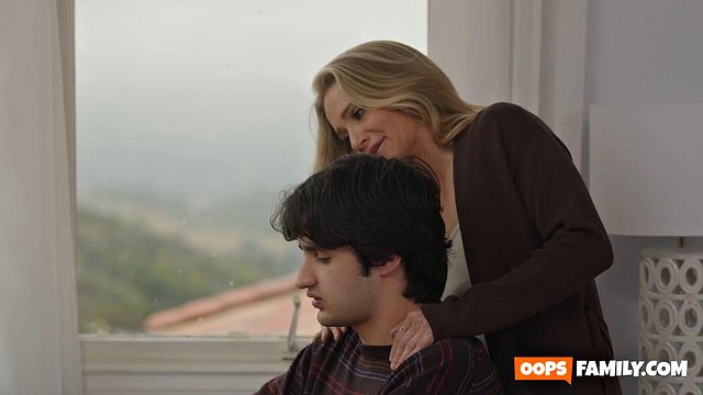 Athena Anderson Stumbles Upon Stepson's Intensely Solo Handjob Session in Stepmom Fantasy, Blonde Skin