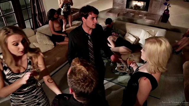 [SweetSinner]Elegant Party Turns Into Sex Party