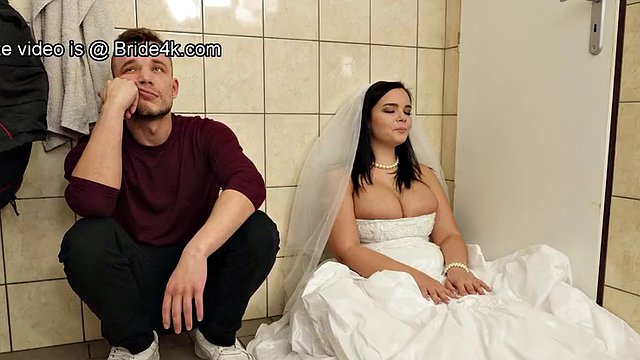 BRIDE4K. Girlfriend is left alone with a stranger in the closed bathroom and cheats on her boyfriend