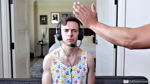 Faminto, quebrou Gaymer