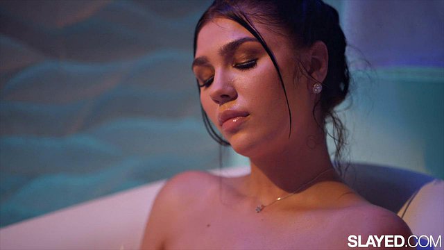 Nervous Aria Taylor Seduces Gorgeous Roommate Azul Hermosa