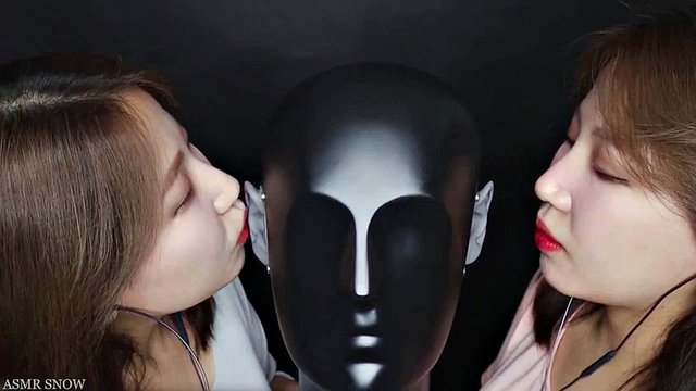 ASMR Snow Mouth Sounds/Kissing/Tongue Fluttering