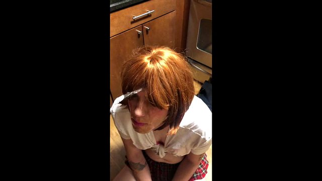 Piss addicted sissy gargles and drinks (pee, golden shower)
