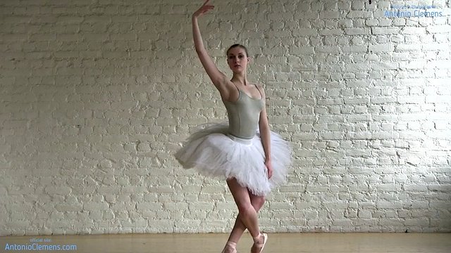 Naked ballerina Annett A dances and her athletic body shows wonders of flexibility and grace