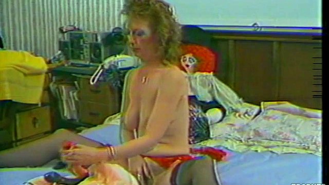 Rubia Lesbianas Juguete Peludo Coño