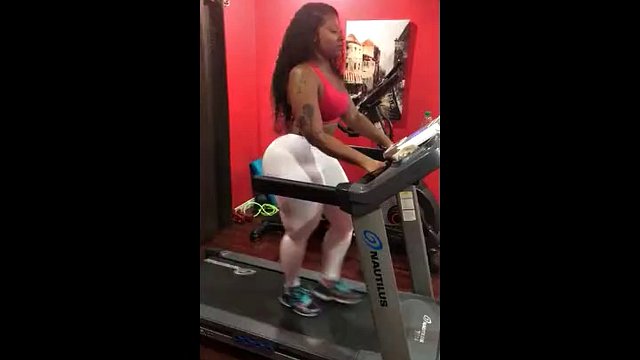 Chubby huge ass pawg walking